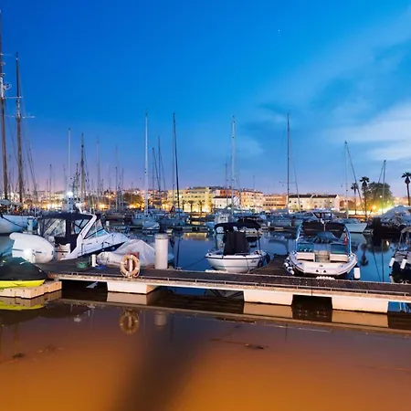 B19 - Marina Club