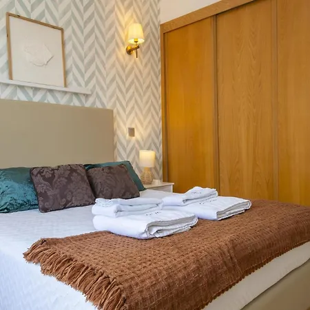 B19 - Marina Club Apartment