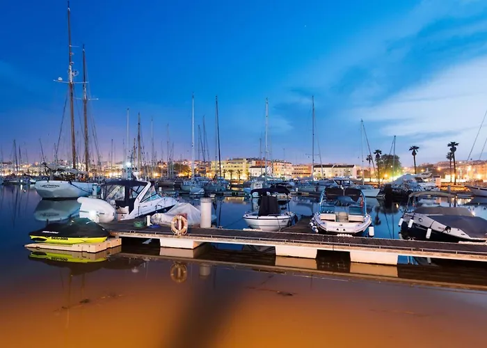 B19 - Marina Club